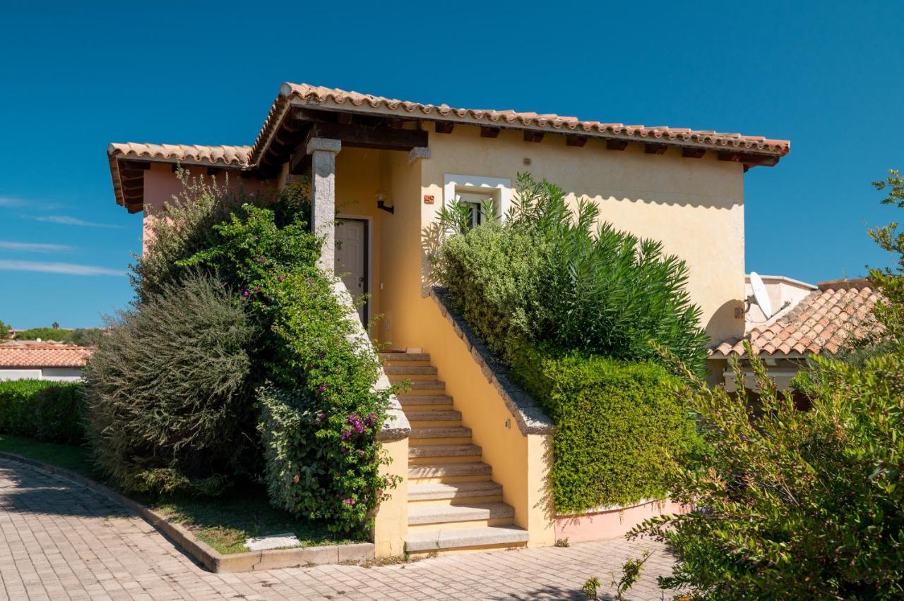 S'Abba Seafront Apartments - Your House In Sardinia ゴルフォ・アランチ エクステリア 写真