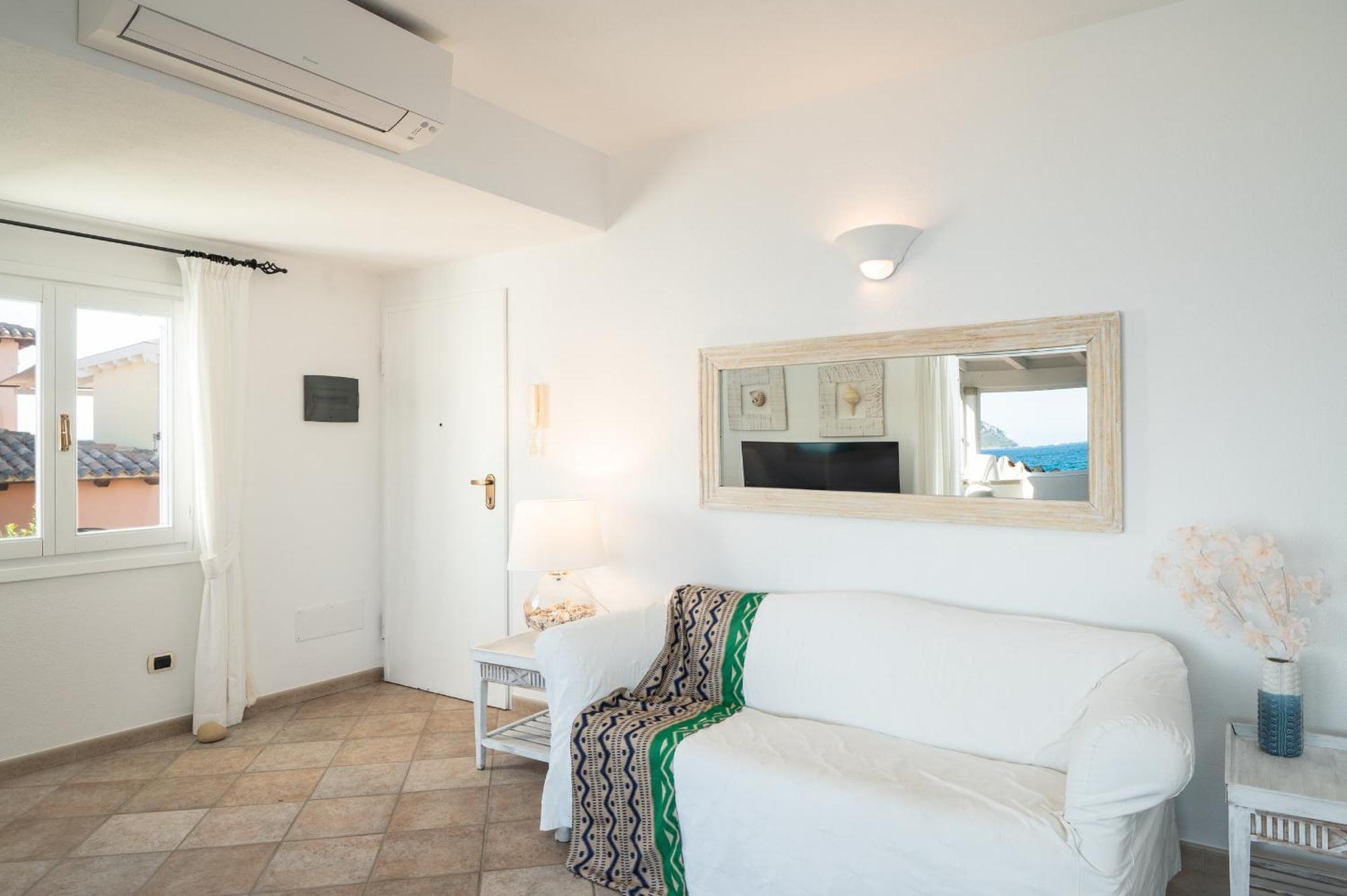 S'Abba Seafront Apartments - Your House In Sardinia ゴルフォ・アランチ エクステリア 写真