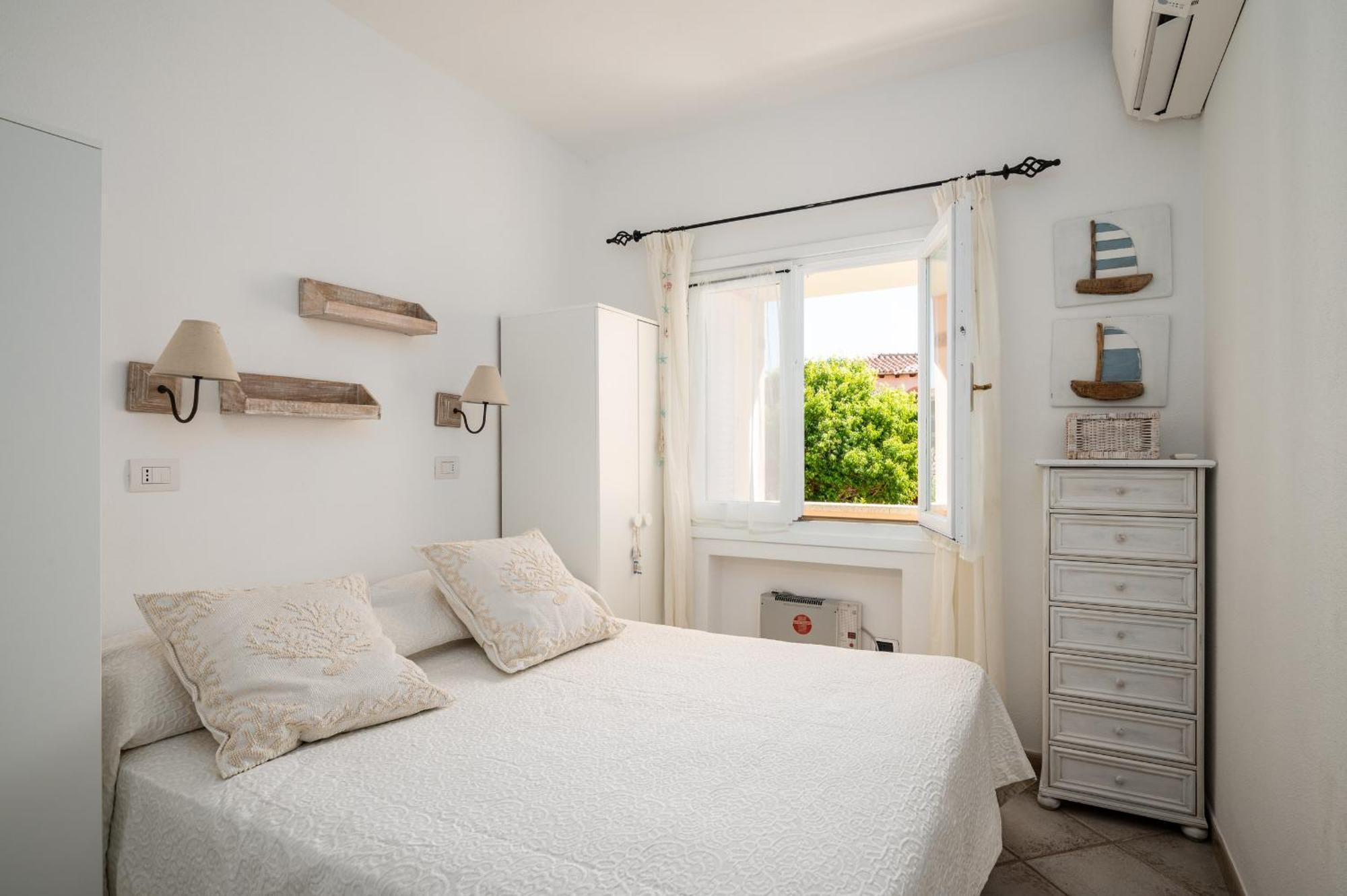 S'Abba Seafront Apartments - Your House In Sardinia ゴルフォ・アランチ エクステリア 写真