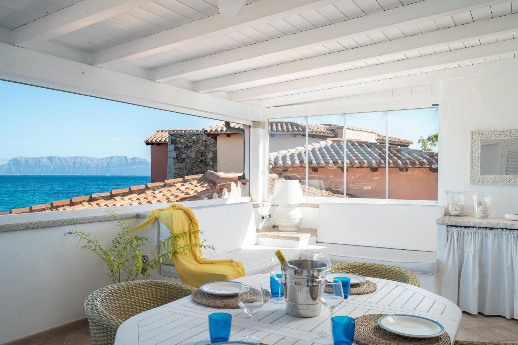 S'Abba Seafront Apartments - Your House In Sardinia ゴルフォ・アランチ エクステリア 写真