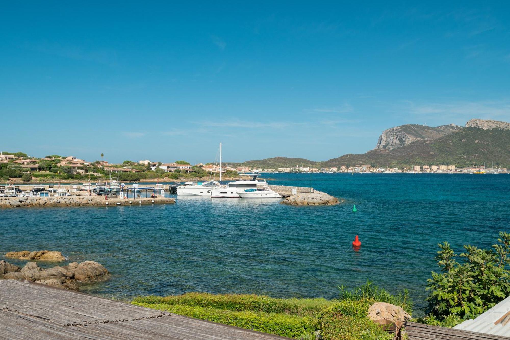 S'Abba Seafront Apartments - Your House In Sardinia ゴルフォ・アランチ エクステリア 写真
