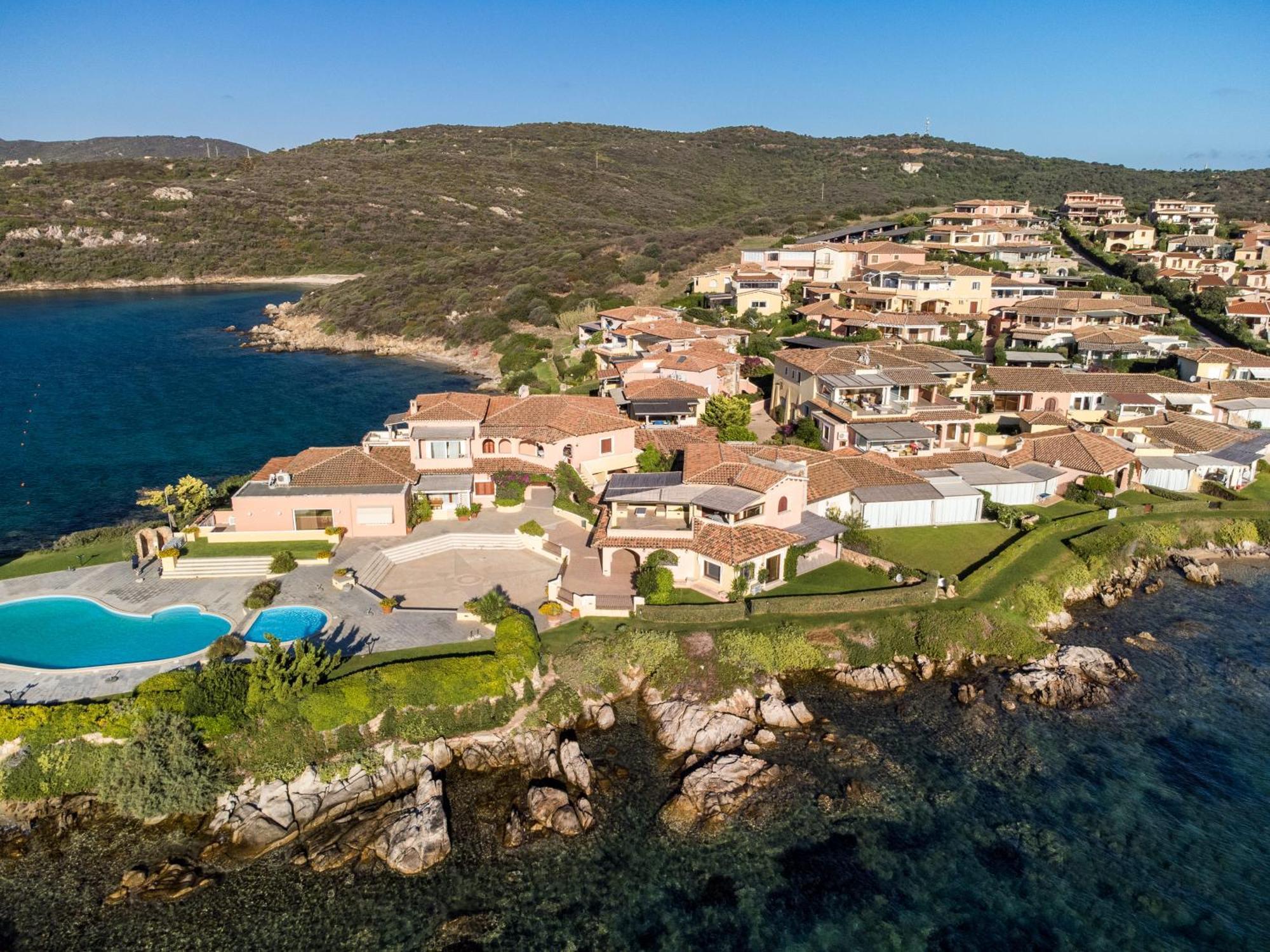 S'Abba Seafront Apartments - Your House In Sardinia ゴルフォ・アランチ エクステリア 写真