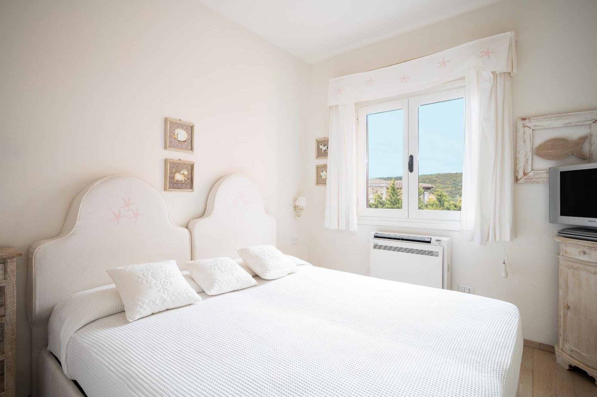 S'Abba Seafront Apartments - Your House In Sardinia ゴルフォ・アランチ エクステリア 写真