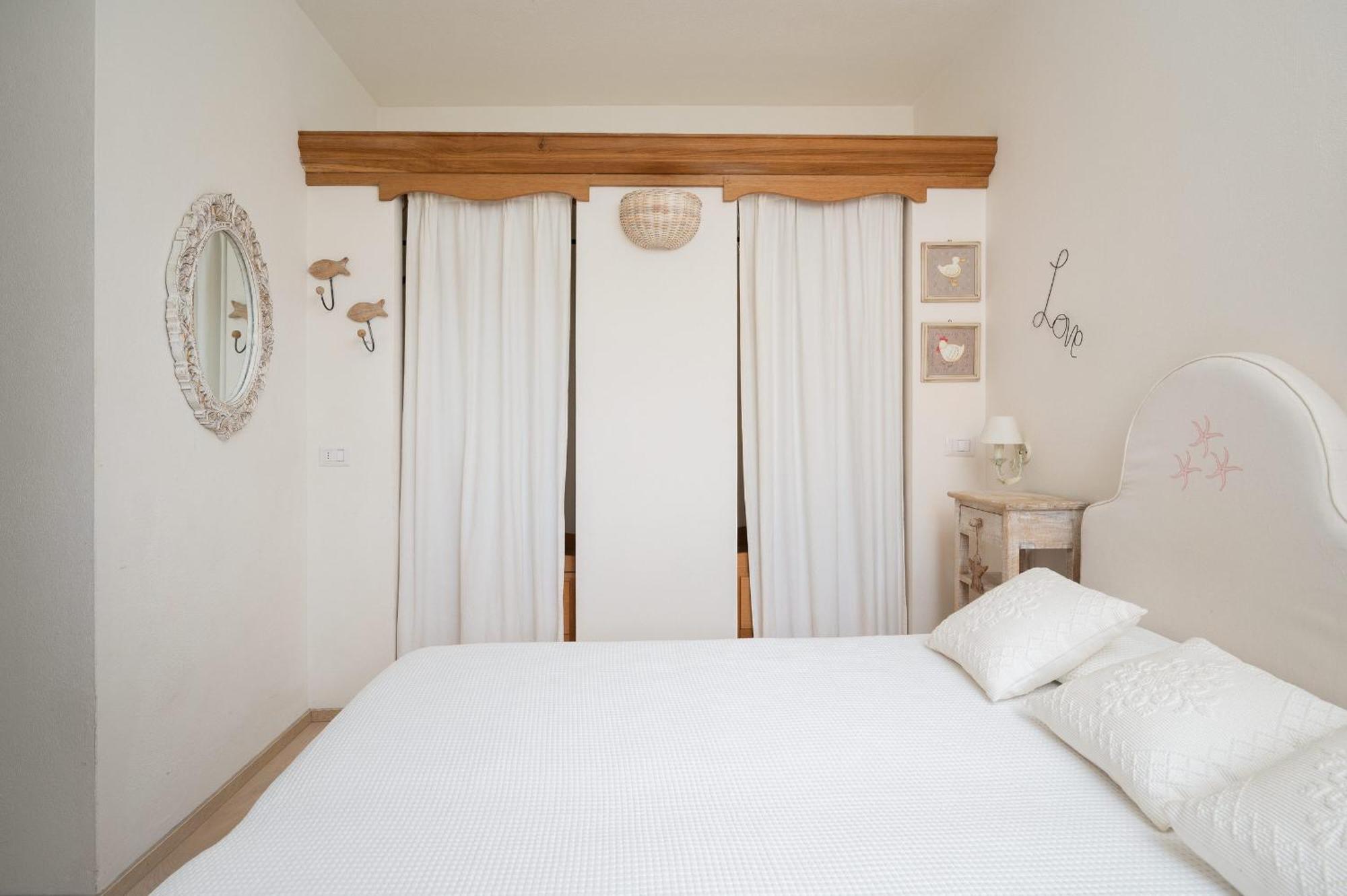 S'Abba Seafront Apartments - Your House In Sardinia ゴルフォ・アランチ エクステリア 写真