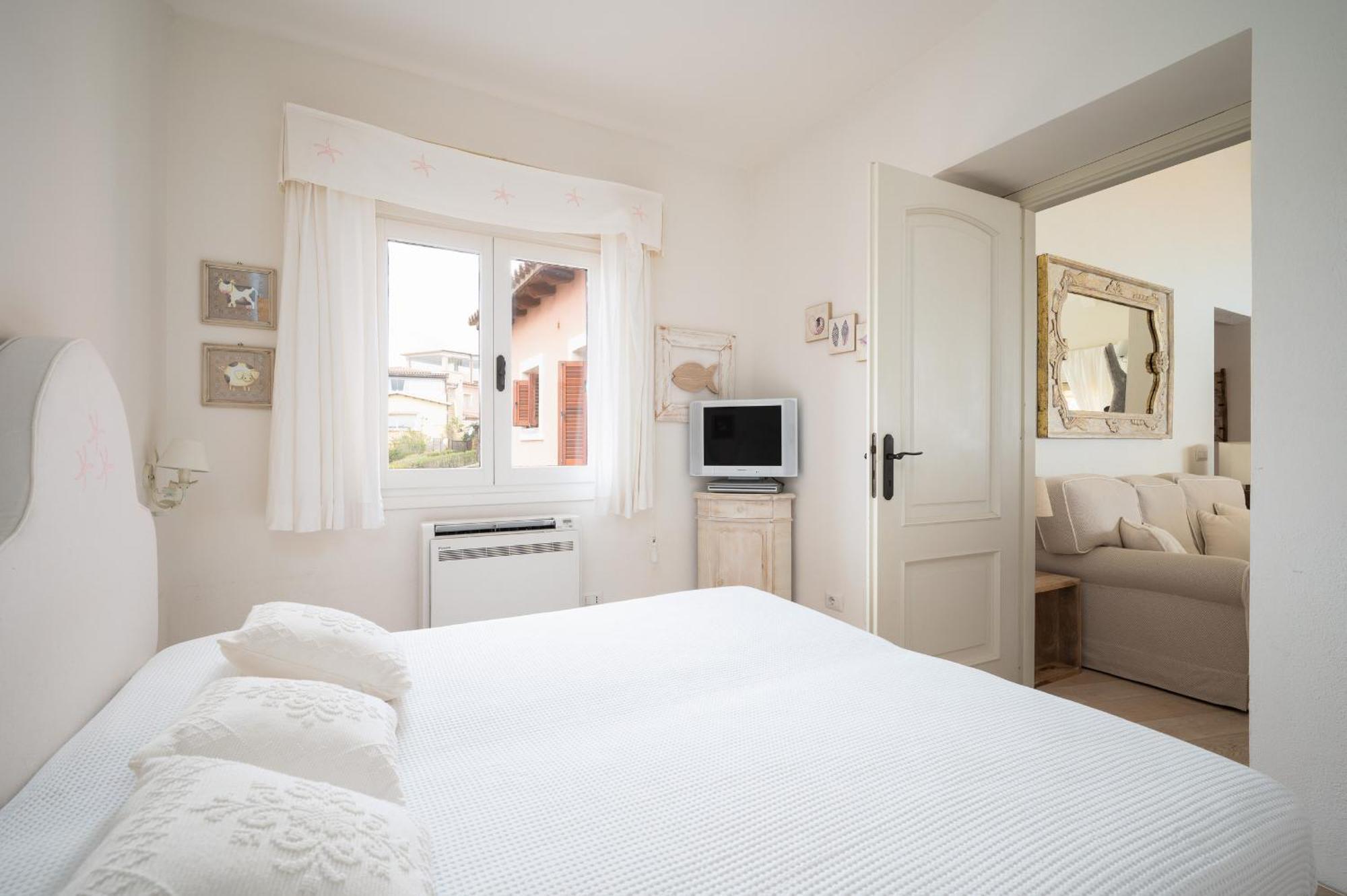 S'Abba Seafront Apartments - Your House In Sardinia ゴルフォ・アランチ エクステリア 写真