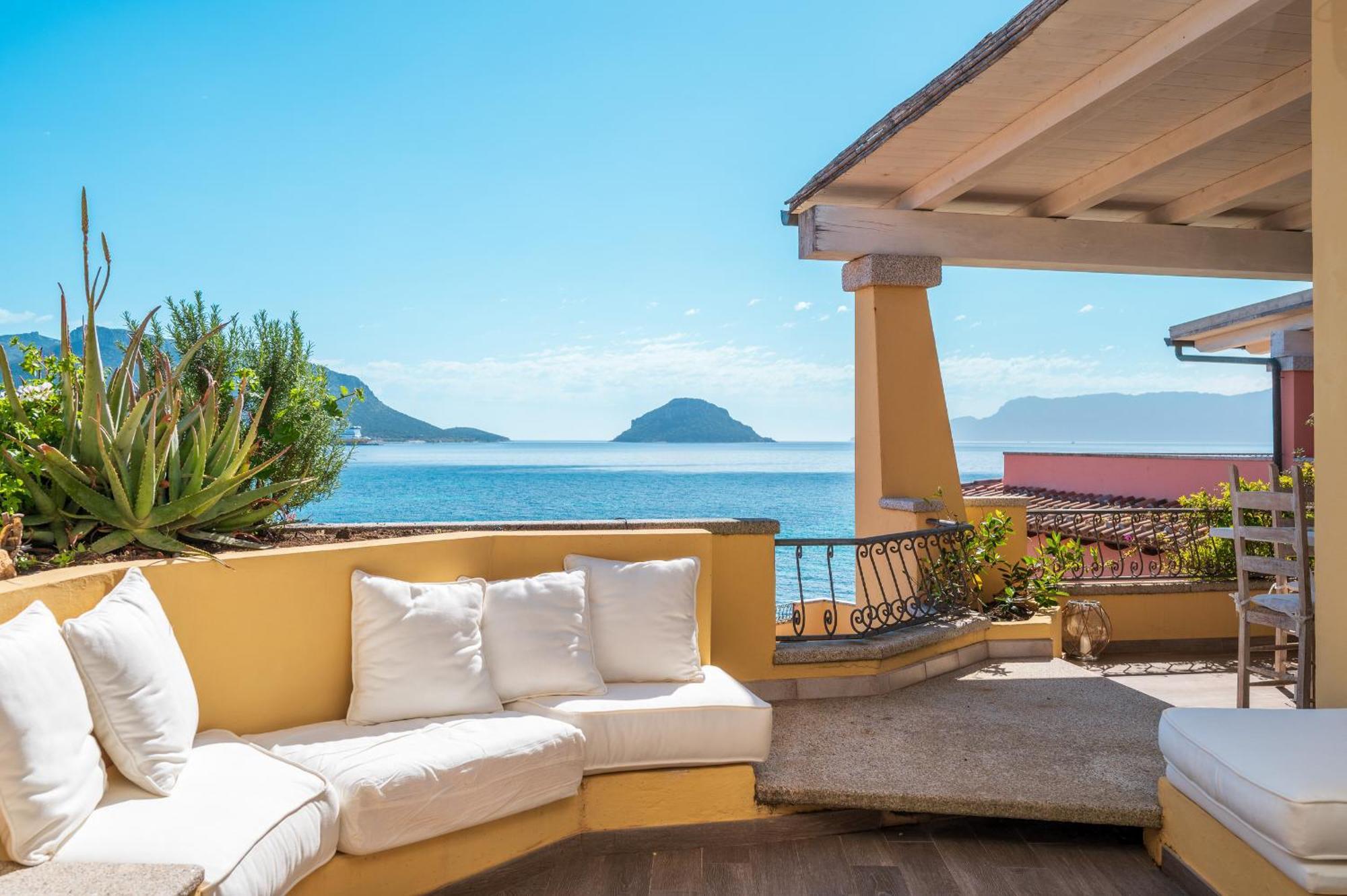 S'Abba Seafront Apartments - Your House In Sardinia ゴルフォ・アランチ エクステリア 写真