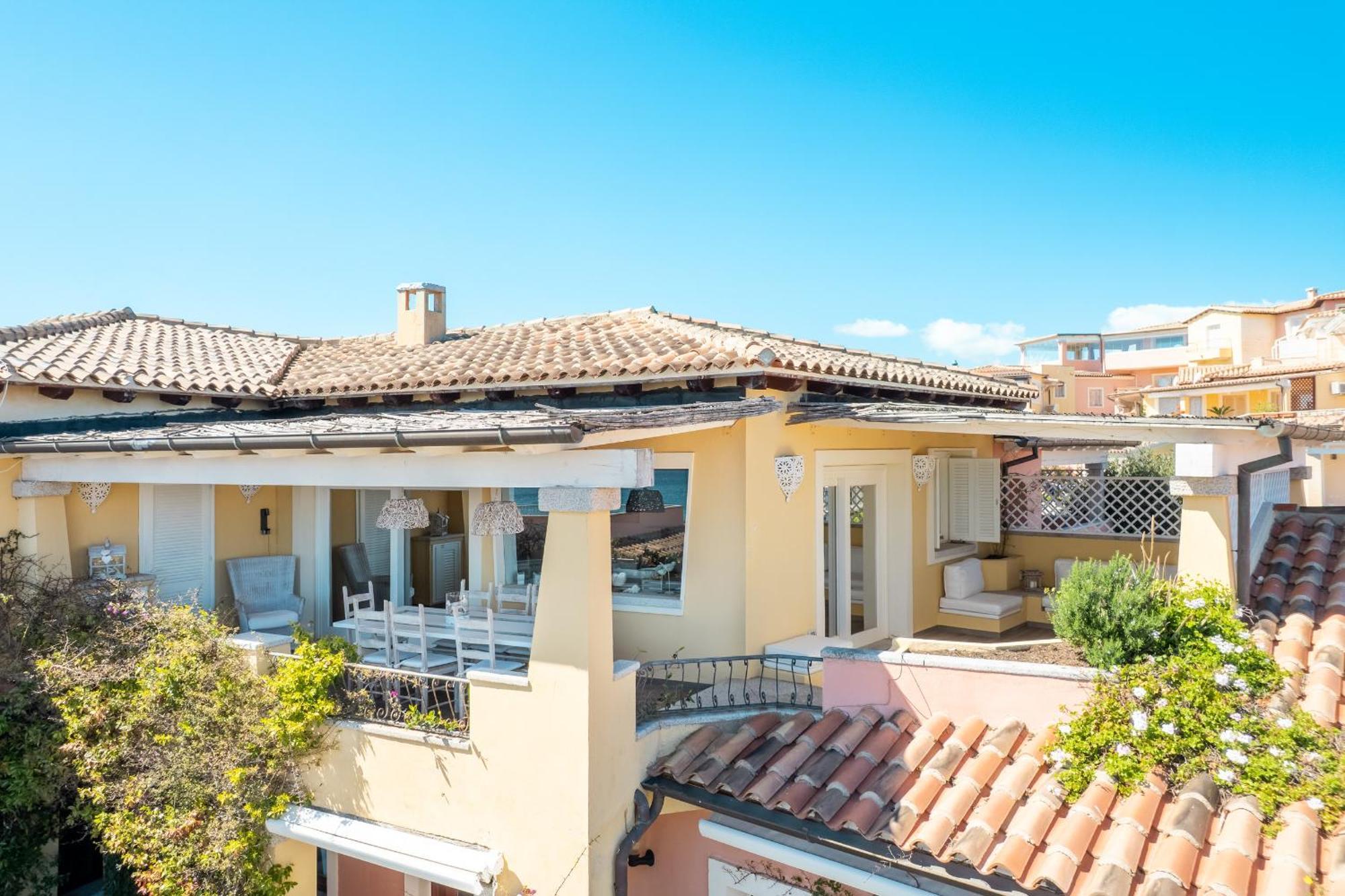 S'Abba Seafront Apartments - Your House In Sardinia ゴルフォ・アランチ エクステリア 写真