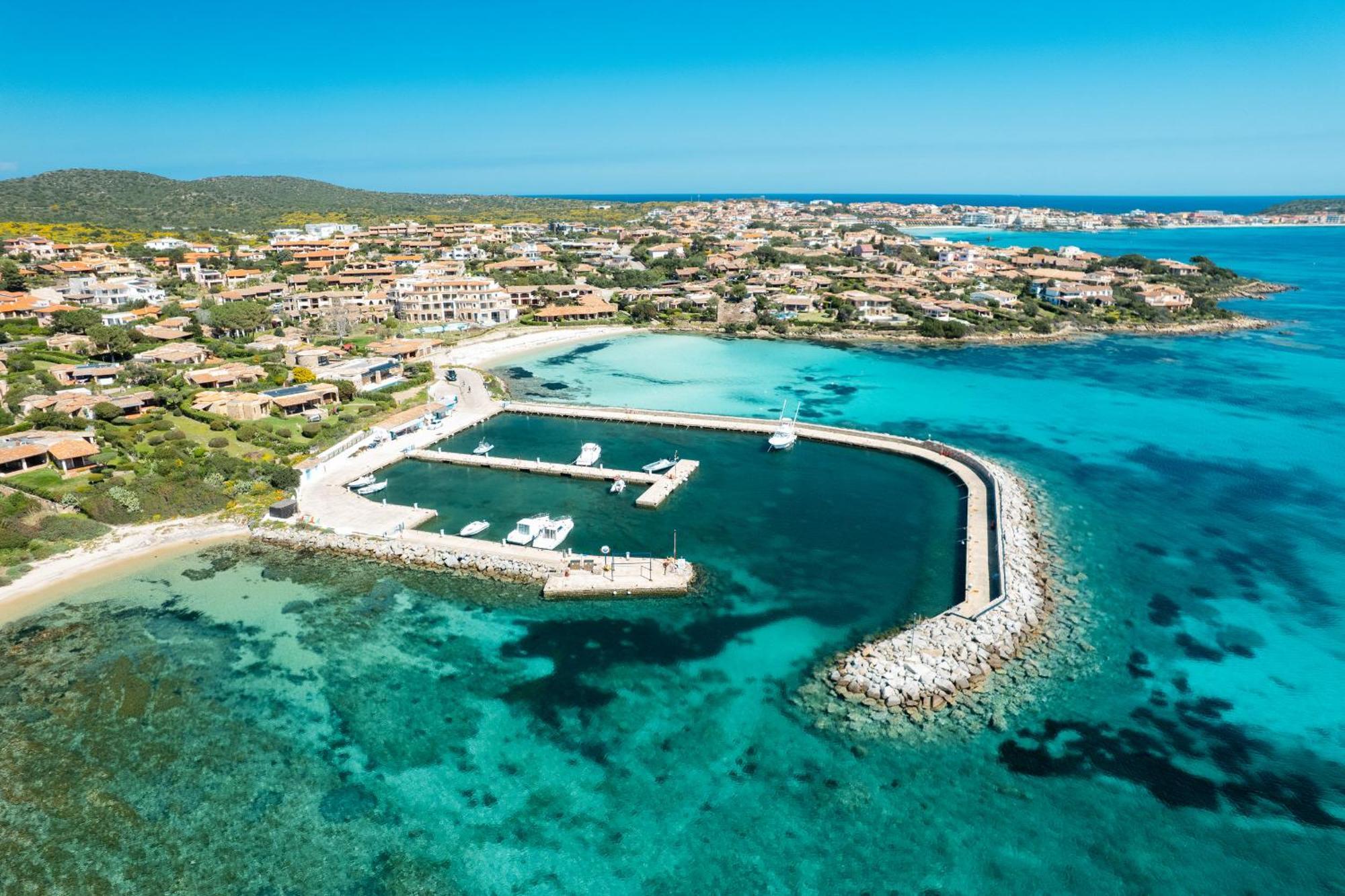 S'Abba Seafront Apartments - Your House In Sardinia ゴルフォ・アランチ エクステリア 写真