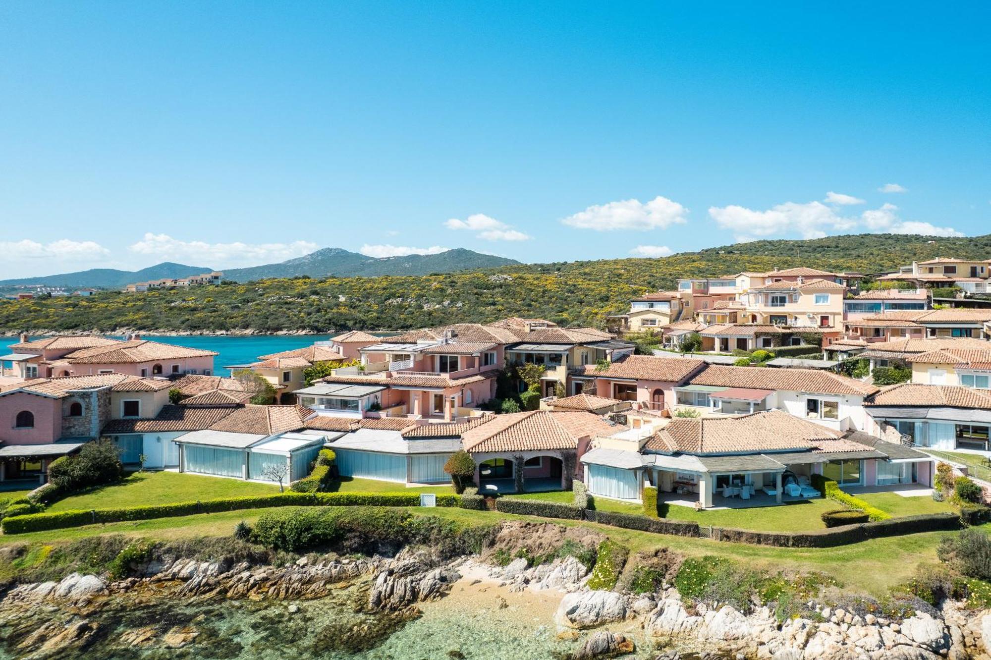 S'Abba Seafront Apartments - Your House In Sardinia ゴルフォ・アランチ エクステリア 写真